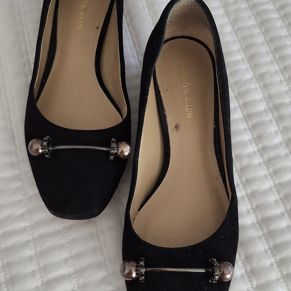 Enzo Angiolini Black Flats with Silver Accentsl Bar